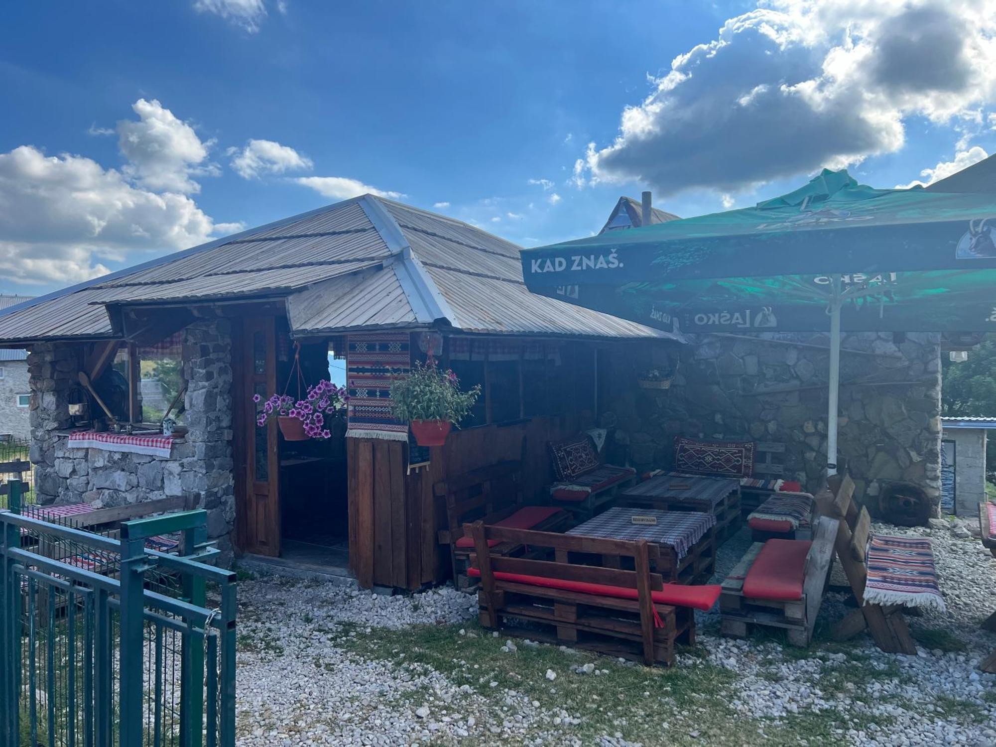 Gornji Lukomir Kod Kapetana Tea B&B 외부 사진