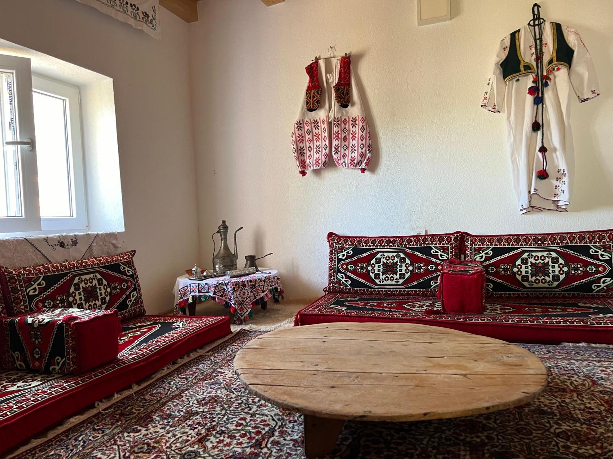 Gornji Lukomir Kod Kapetana Tea B&B 외부 사진
